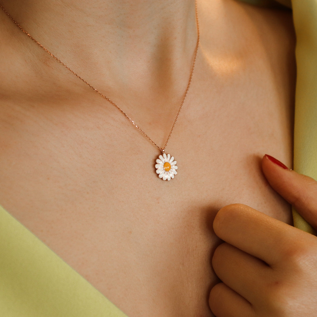 Daisy Necklace - Daisy Pendant - Delicate Sterling Silver Necklace - Handmade Minimalist Jewelry - Summer Jewelry