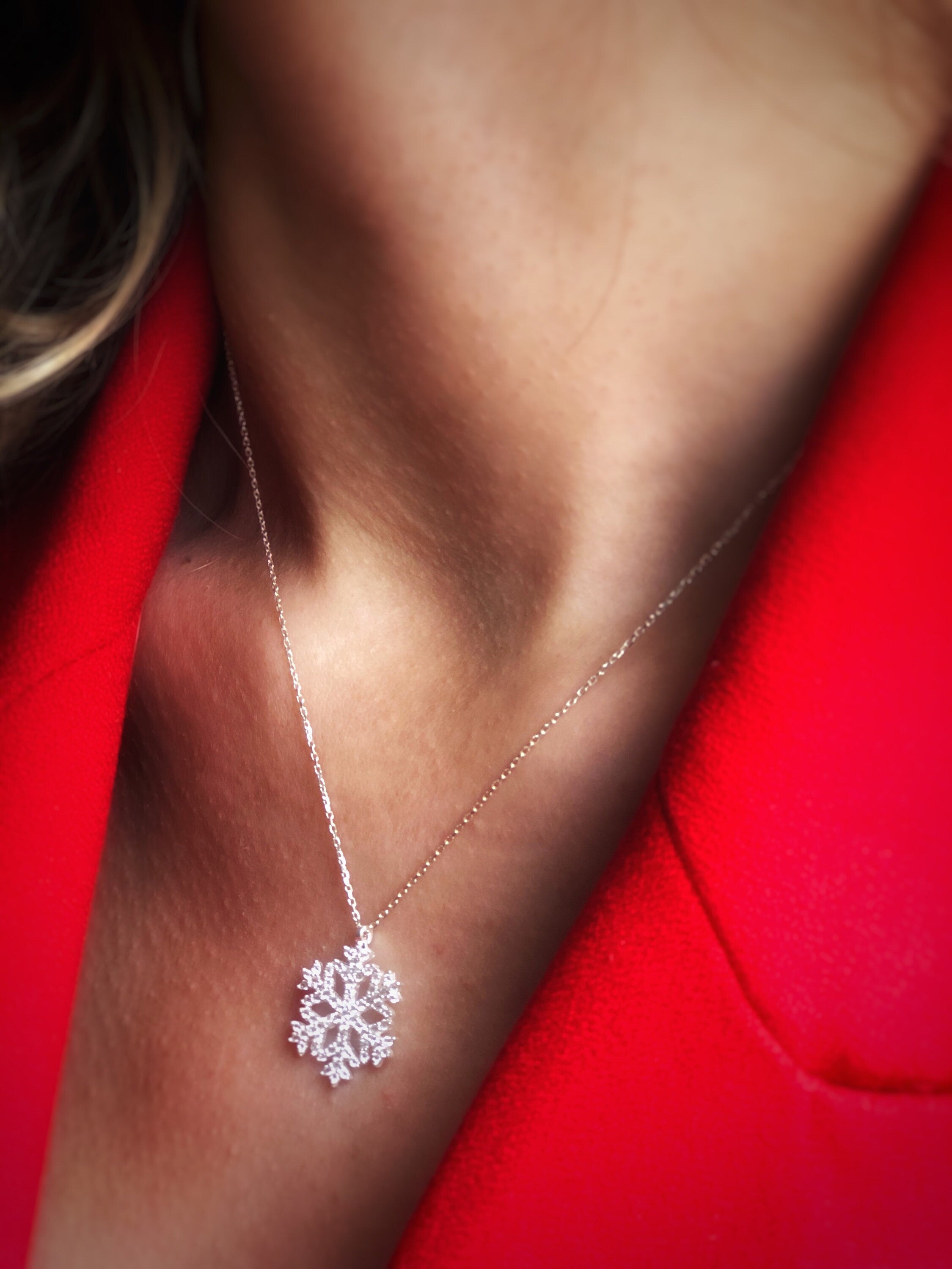 Sterling Silver Snow Flake Necklace| Snow Flake Pendant| White Cubic Zircon Pendant| Minimalist Necklace| Dainty Snow Flake Necklace