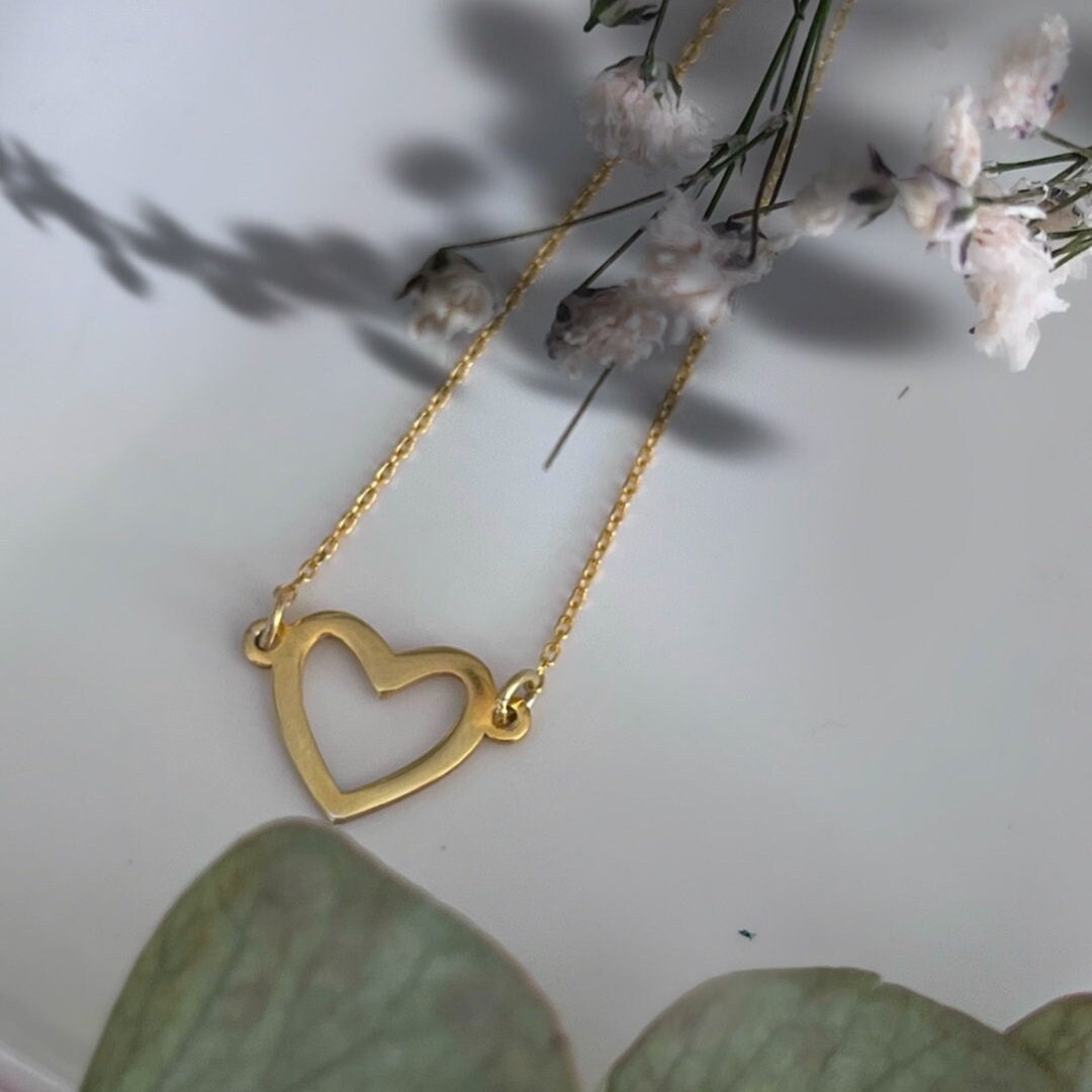 Gold Color Heart Charm Bracelet - Minimalist & Dainty Heart Jewelry - 925 Sterling Silver - Charming Heart Pendant - Romantic