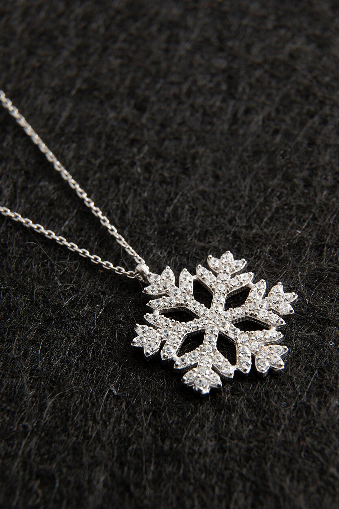 Sterling Silver Snow Flake Necklace| Snow Flake Pendant| White Cubic Zircon Pendant| Minimalist Necklace| Dainty Snow Flake Necklace