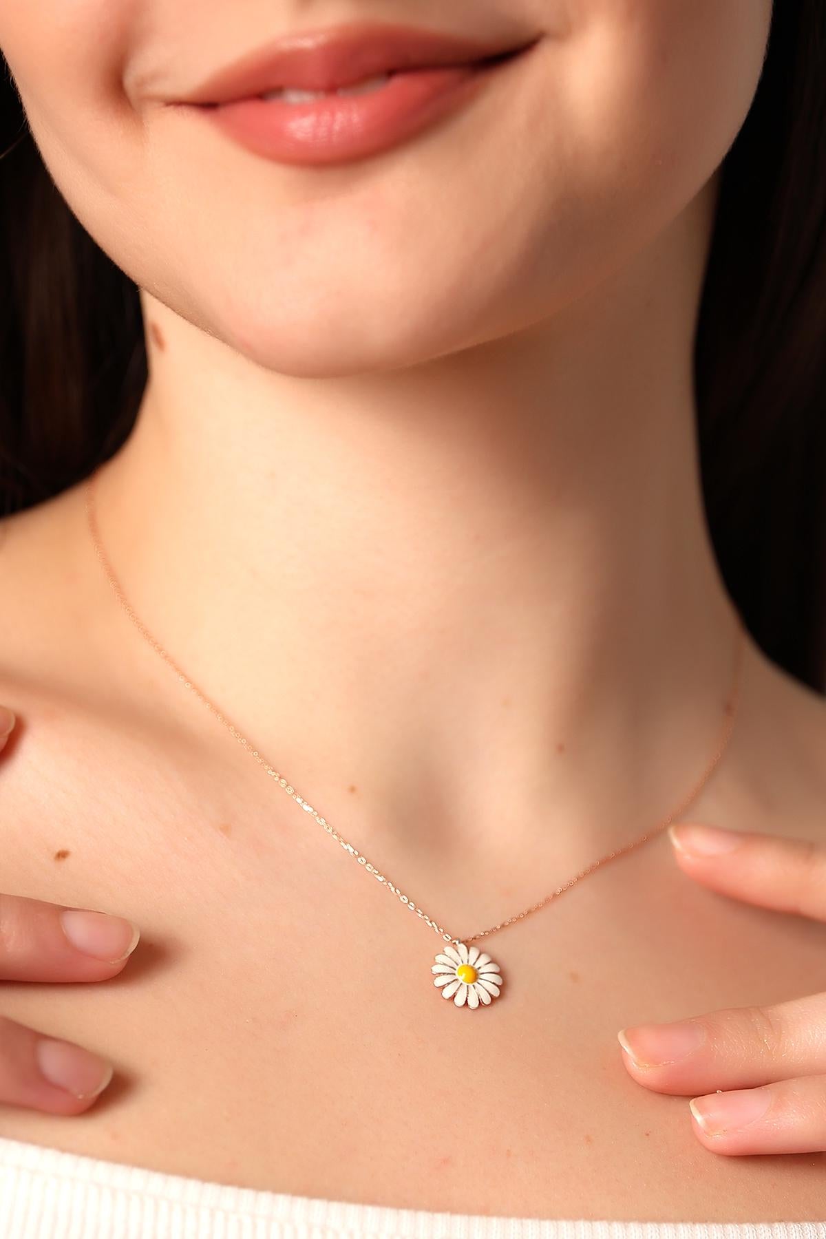 Dainty Daisy Pendant Necklace, Floral Handmade Jewelry, Minimalist Daisy Charm Necklace , Sterling Silver Jewelry For Women, Cute Daisy Gift