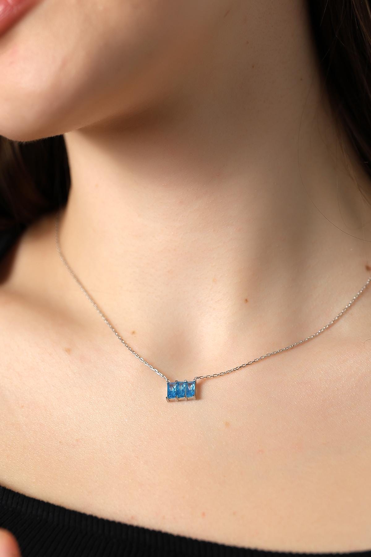 Baguette Cut Birthstone Necklace , Minimalist Birthstone Bar Necklace , Elegant Birthstone Pendant , Customizable Gold & Silver Jewelry