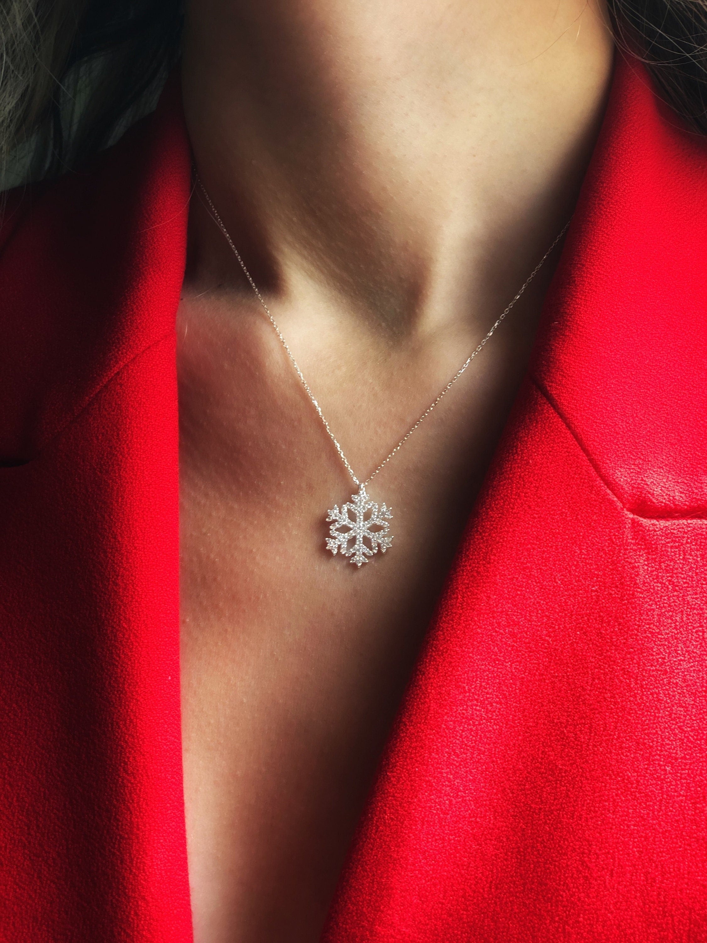 Sterling Silver Snow Flake Necklace| Snow Flake Pendant| White Cubic Zircon Pendant| Minimalist Necklace| Dainty Snow Flake Necklace