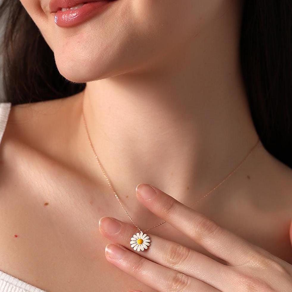 Dainty Daisy Pendant Necklace, Floral Handmade Jewelry, Minimalist Daisy Charm Necklace , Sterling Silver Jewelry For Women, Cute Daisy Gift