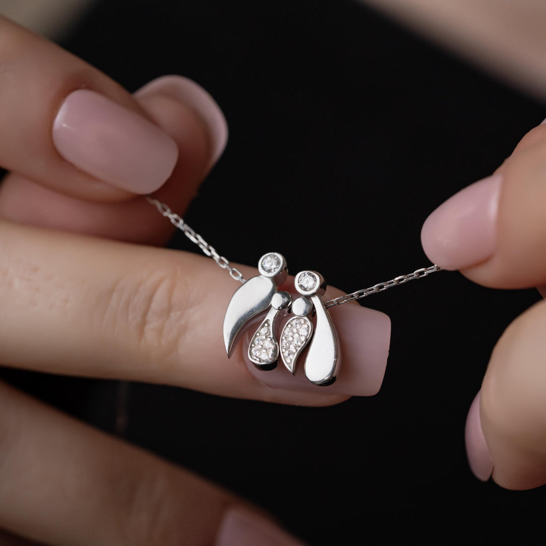 Customized Family Necklace , Minimalist Parents & Child Pendant , Abstract Family Love Necklace , Personalized Handmade Gift ,