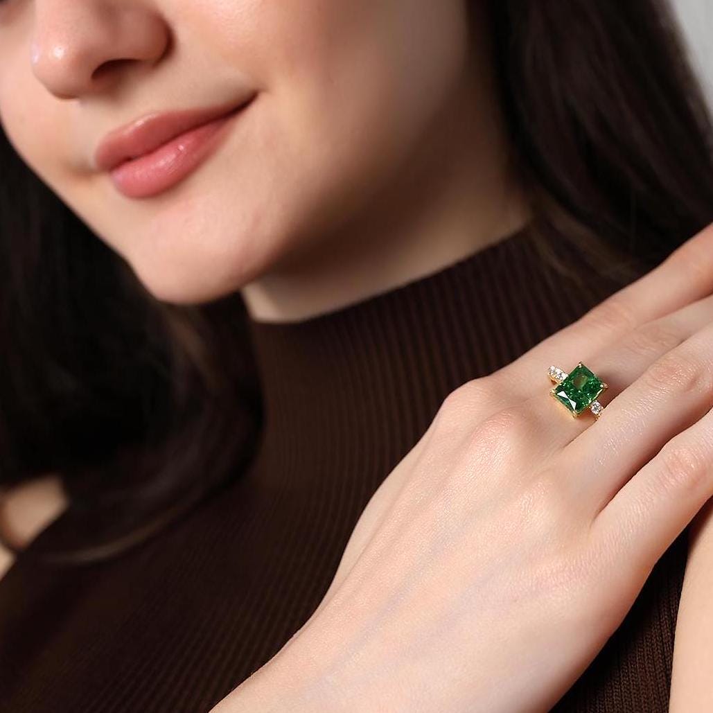 Stunning Emerald Ring, Classic And Timeless Jewelry, Princess Cut Emerald Ring, Anniversary Or Promise Ring, Gold Ring With Sparkling Stones