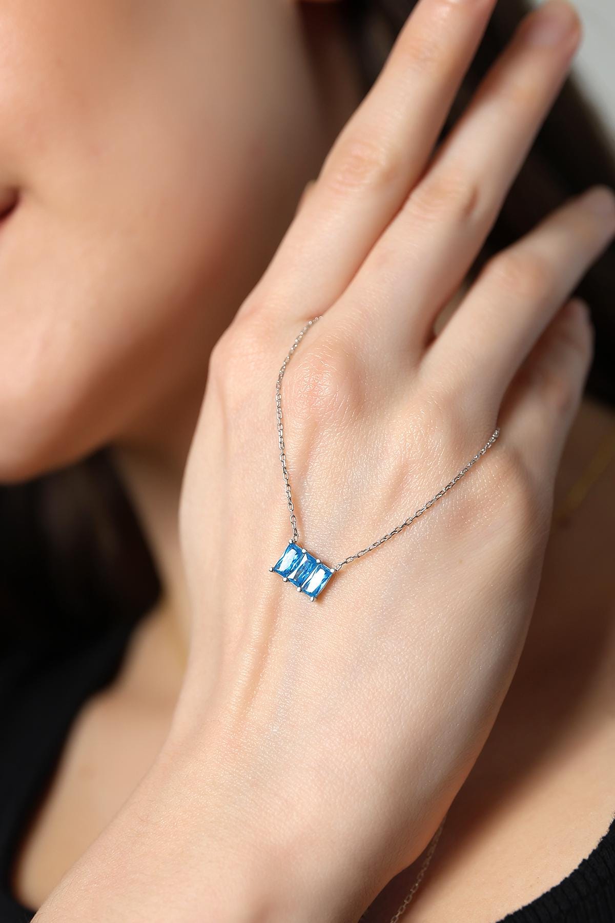 Baguette Cut Birthstone Necklace , Minimalist Birthstone Bar Necklace , Elegant Birthstone Pendant , Customizable Gold & Silver Jewelry