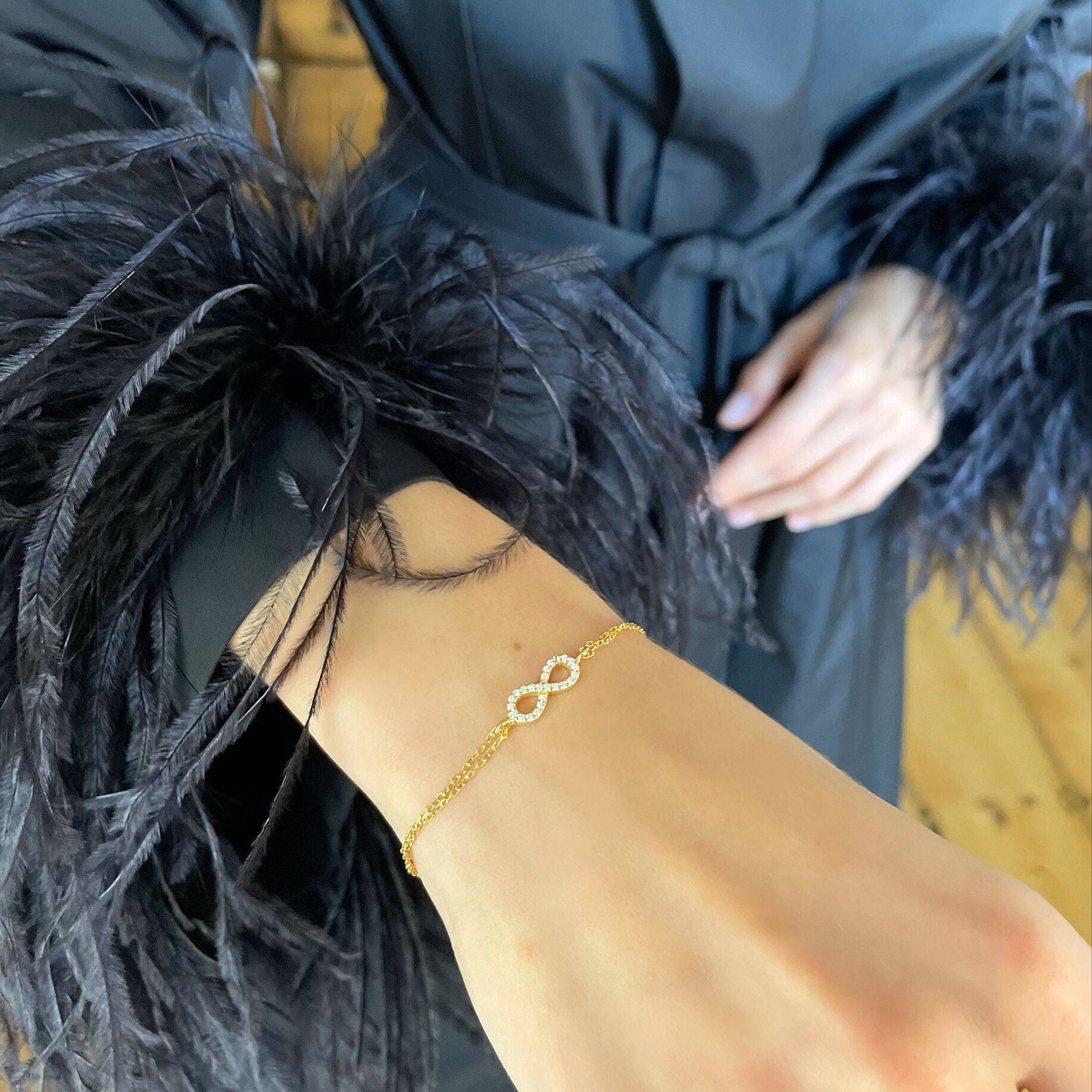 Elegant And Stylish Infinity Bracelet - Sparkling Eternity Charm Bracelet - Silver And Gold Options - Minimalist Design - Gift Ideas