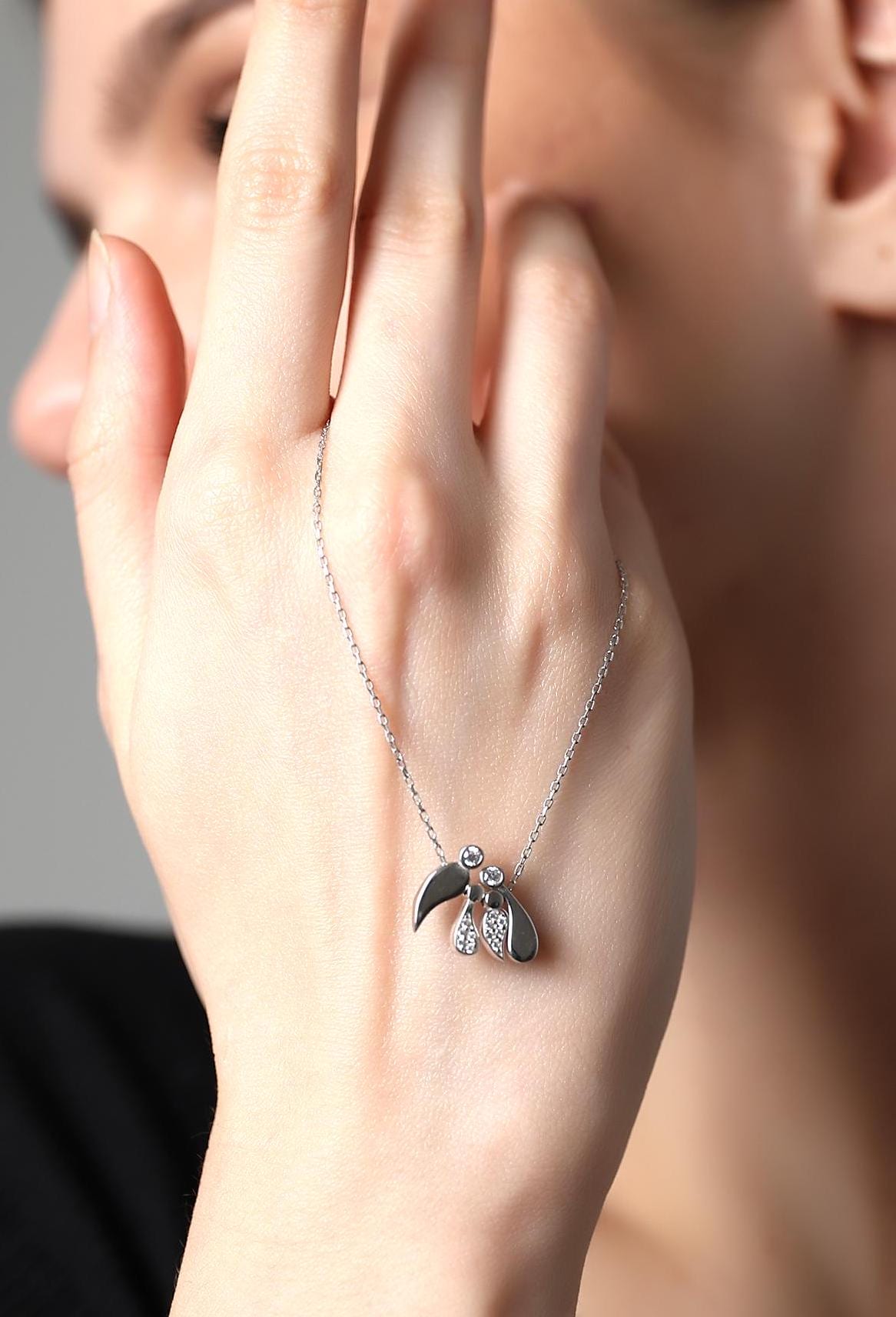 Personalized Family Bond Necklace , Parents & Kids Pendant, Minimalist Mom, Dad And Kids Necklace , Meaningful Family Gift , Symbol Of Unity