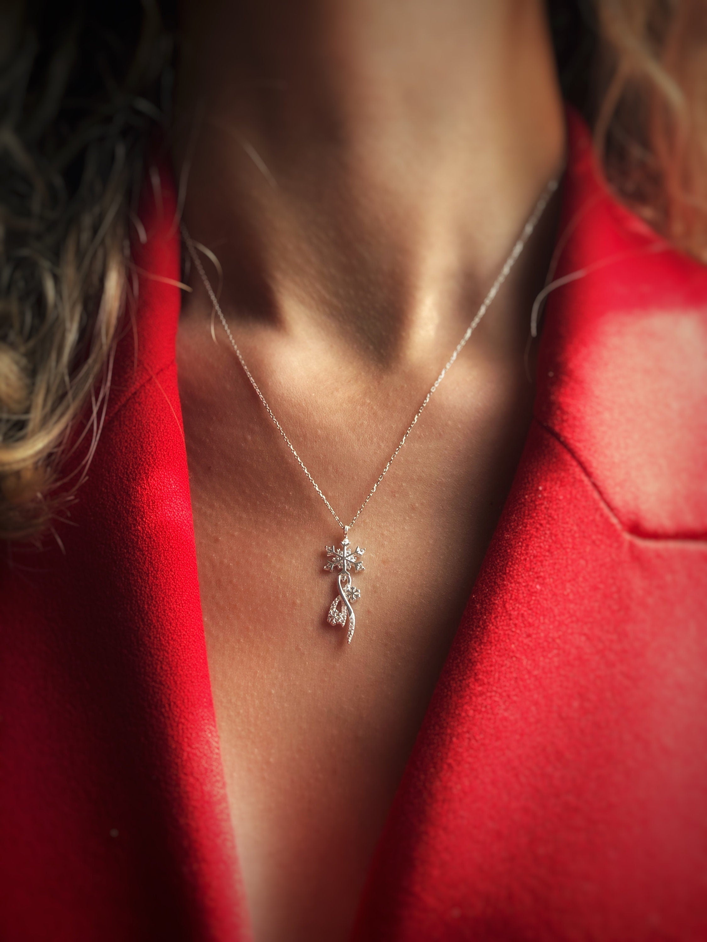 Snowflake Necklace - 925 Sterling Silver Jewelry - Infinite Sign Snow Pendant - Minimalist And Sparkling Necklace - Gift Idea