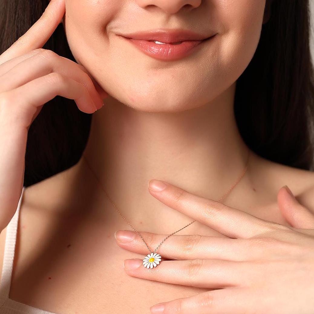 Dainty Daisy Pendant Necklace, Floral Handmade Jewelry, Minimalist Daisy Charm Necklace , Sterling Silver Jewelry For Women, Cute Daisy Gift