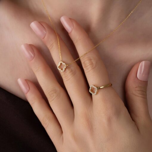 Elegant Four Leaf Clover Jewelry Set - Gold Plating - Image 2